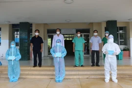 Các trường hợp mắc COVID-19 điều trị tại Bệnh viện đa khoa Sa Đéc đã được Sở Y tế Đồng Tháp công bố khỏi bệnh và được xuất viện vào chiều ngày 20/7. (Ảnh: Chương Đài/TTXVN)
