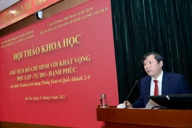 Phó Giáo sư, Tiến sỹ Lê Văn Lợi, Phó Giám đốc Học viện Chính trị quốc gia Hồ Chí Minh phát biểu khai mạc Hội thảo. (Ảnh: TTXVN)