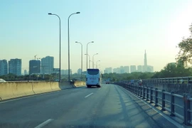 Phương tiện đi trên cao tốc Thành phố Hồ Chí Minh-Long Thành-Dầu Giây. (Ảnh: Tiến Lực/TTXVN)