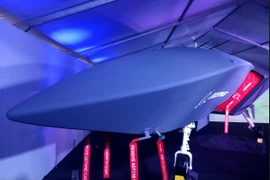 Một mô hình máy bay phản lực không người lái, giống máy bay chiến đấu của Boeing, có tên là Loyal Wingman, được trưng bày tại Avalon, Australia ngày 27/2/2019. (Nguồn: Reuters)
