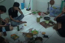 Nhà trọ nơi 7 thanh niên tụ tập ăn nhậu. (Ảnh: TTXVN phát)