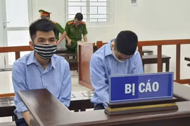Phạt tù 2 kẻ giả danh cán bộ cơ quan bảo vệ pháp luật để lừa đảo