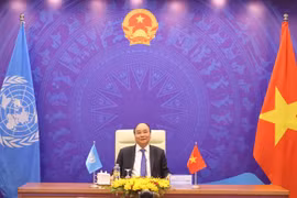 Thủ tướng Chính phủ Nguyễn Xuân Phúc phát biểu tại điểm cầu Hà Nội. (Ảnh: Thống Nhất/TTXVN)