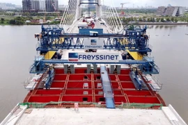 Công trường dự án cầu Thủ Thiêm 2. (Ảnh: Trung Tuyến/TTXVN)