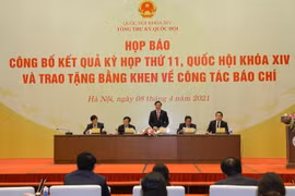 Hình ảnh họp báo thông tin kết quả kỳ họp thứ 11, Quốc hội khóa XIV 