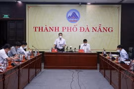 Bí thư Thành ủy Đà Nẵng Nguyễn Văn Quảng phát biểu chỉ đạo tại cuộc họp. (Ảnh: Trần Lê Lâm/TTXVN)