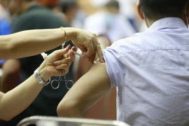 Tiêm vaccine phòng COVID-19. (Ảnh: Trọng Đạt/TTXVN)