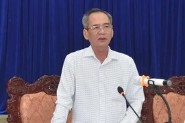 Bí thư Tỉnh ủy Bạc Liêu Lữ Văn Hùng phát biểu chỉ đạo tại cuộc họp. (Ảnh: Nhật Bình/TTXVN)
