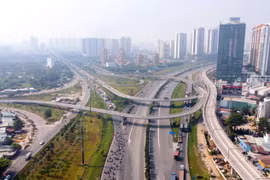 [Photo] Giao thông đô thị TP.HCM kết nối với các tỉnh thành sau 46 năm