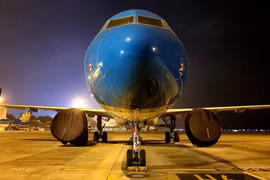 Máy bay của Vietnam Airline đỗ tại sân bay Nội Bài. (Nguồn: TTXVN)