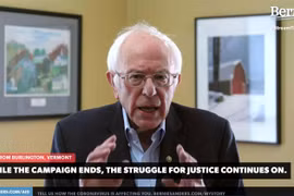 Ảnh chụp qua video được phát trực tiếp từ Burlington, bang Vermont: Thượng nghị sỹ Mỹ Bernie Sanders thông báo quyết định rút khỏi cuộc đua vị trí ứng viên tranh cử Tổng thống của đảng Dân chủ, ngày 8/4/2020. (Nguồn: AFP/TTXVN)