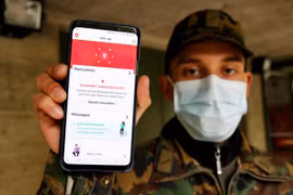 Giao diện một ứng dụng chạy trên nền công nghệ theo dõi tiếp xúc gần COVID-19 bằng giao thức Bluetooth. (Nguồn: Reuters)