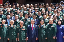 Thủ tướng Nguyễn Xuân Phúc, Phó Chủ tịch Đặng Thị Ngọc Thịnh với các đại biểu. (Ảnh: Thống Nhất/TTXVN)