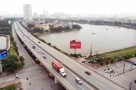 Cửa ngõ phía Nam, đoạn giải đường Giải Phóng và đường Vành đai 3 lượng phương tiện giao thông giảm rõ rệt. (Ảnh: Danh Lam/TTXVN)