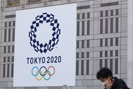 Biểu tượng Olympic Tokyo 2020 tại Tokyo, Nhật Bản, ngày 25/3/2020. (Nguồn: THX/ TTXVN)