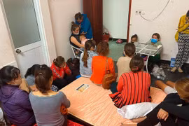 Lâm Đồng: Tạm giữ 23 đối tượng đánh bạc trong khách sạn