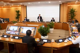 Ông Vương Đình Huệ, Ủy viên Bộ Chính trị, Bí thư Thành ủy Hà Nội phát biểu chỉ đạo hội nghị. (Ảnh:Đỗ Phương Anh/TTXVN)