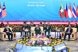 Đại tướng Ngô Xuân Lịch, Ủy viên Bộ Chính trị, Phó Bí thư Quân uỷ Trung ương, Bộ trưởng Bộ Quốc phòng Việt Nam phát biểu khai mạc. (Ảnh: Dương Giang/TTXVN) 