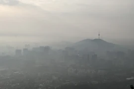 Bụi mịn bao phủ thủ đô Seoul, Hàn Quốc ngày 1/10/2019. (Nguồn: Yonhap/TTXVN)