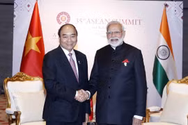 Thủ tướng Chính phủ Nguyễn Xuân Phúc và Thủ tướng Ấn Độ Narendra Modi trong cuộc gặp ngày 4/11/2019. (Ảnh: Thống Nhất/TTXVN)