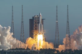 Tên lửa đẩy Trường Chinh-5B thế hệ mới cỡ lớn được phóng đi từ Trung tâm Phóng vệ tinh Văn Xương ở phía Nam tỉnh Hải Nam. (Nguồn: globaltimes.cn)