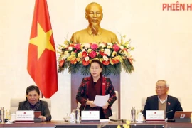 Chủ tịch Quốc hội Nguyễn Thị Kim Ngân chủ trì và phát biểu bế mạc Phiên họp thứ 42 của Ủy ban Thường vụ Quốc hội. (Ảnh: Trọng Đức/TTXVN) 