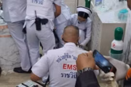 Lực lượng cấp cứu tại hiện trường. (Nguồn: TNAMCOT English)