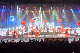 Chương trình nghệ thuật Carnaval Hạ Long 2019 với chủ đề Từ kỳ quan đến kỳ quan tại Quần thể Du lịch nghỉ dưỡng sinh thái FLC Hạ Long. (Nguồn: TTXVN phát)