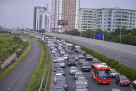 Đường cao tốc Pháp Vâ -Cầu Rẽ cửa ngõ vào Thủ đô. (Ảnh: Thành Đạt/TTXVN)