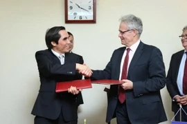 Quang cảnh buổi ký kết. (Nguồn: ambafrance-vn.org)