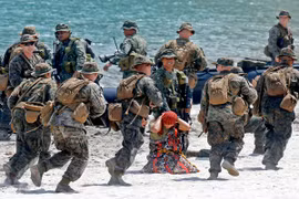 Binh sỹ Mỹ và Philippines trong cuộc tập trận Balikatan 2013. (Nguồn:globalbalita.com)