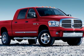 Hãng Chrysler tiếp tục triệu hồi 566.000 xe do lỗi kỹ thuật