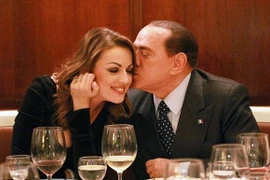 Cựu Thủ tướng Italy Silvio Berlusconi và bạn gái Federica Pascale. (Nguồn: www.silvio-berlusconi-fc.com)