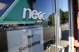 Mỹ phát lệnh bắt 16 đối tượng trong vụ bê bối thuốc gây chết người