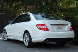 Mercedes-Benz báo lỗi đối với hơn 280.000 xe C-Class