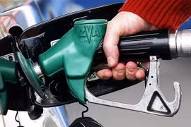 Kuwait tăng giá dầu diesel và dầu hỏa, ngừng trợ giá nhiên liệu