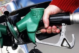 Kuwait tăng giá dầu diesel và dầu hỏa, ngừng trợ giá nhiên liệu