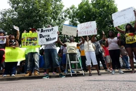 Biểu tình phản đối cảnh sát tại Ferguson chưa có dấu hiệu kết thúc