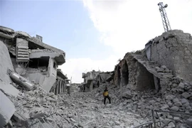 Cảnh đổ nát sau các cuộc không kích ở tỉnh Idlib, Syria ngày 14/6/2019. (Ảnh: AFP/TTXVN)