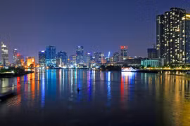 Một góc trung tâm Thành phố Hồ Chí Minh, nơi tập trung nguồn vốn, giao dịch, hàng hóa, tài chính...sẽ được vận dụng tối ưu nhằm xây dựng Thành phố trở thành đô thị thông minh đến năm 2025. (Ảnh: Ngọc Hà/TTXVN)