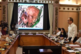 Ông Nguyễn Thiện Nhân, Ủy viên Bộ Chính trị, Bí thư Thành ủy Thành phố Hồ Chí Minh phát biểu tại buổi làm việc. (Ảnh: Xuân Dự/TTXVN)