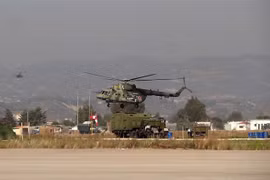Quang cảnh căn cứ không quân Hmeimim của Nga ở tỉnh Latakia, Tây Bắc Syria. (Ảnh: AFP/ TTXVN)