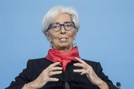 Chủ tịch ECB Christine Lagarde phát biểu tại một cuộc họp báo ở Frankfurt, Đức. (Ảnh: AFP/TTXVN)