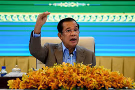 Thủ tướng Samdech Techo Hun Sen tại một cuộc họp báo ở Phnom Penh, Campuchia. (Ảnh: AFP/TTXVN)