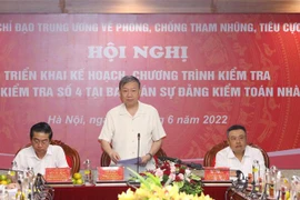 Đoàn công tác số 4 Ban Chỉ đạo Trung ương về phòng, chống tham nhũng, tiêu cực làm việc với Ban Cán sự Đảng Kiểm toán Nhà nước. (Ảnh: Phương Hoa/TTXVN)