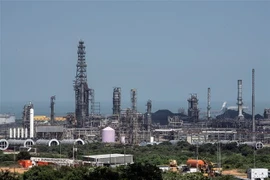 Một cơ sở lọc dầu của Tập đoàn Dầu khí quốc gia Venezuela (PDVSA) tại Puerto La Cruz, bang Anzoategui, Venezuela. (Ảnh: AFP/TTXVN)