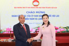 Phó Chủ tịch Ủy ban Trung ương MTTQ Việt Nam Trương Thị Ngọc Ánh và Chủ tịch Ủy ban Dân tộc Quốc hội Lào Khamchanh Sotapaserth. (Nguồn: Trang Thông tin Điện tử Mặt trận Tổ quốc)