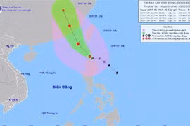 Hướng đi của bão Doksuri. (Ảnh TTXVN phát)