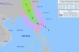 Hướng đi của bão Doksuri. (Ảnh TTXVN phát)