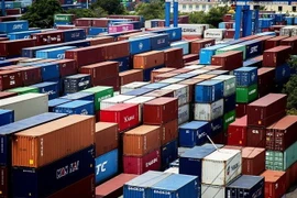 Kho bãi chứa container tại cảng Cát Lái, thành phố Thủ Đức, Thành phố Hồ Chí Minh. (Ảnh: Hồng Đạt/TTXVN)